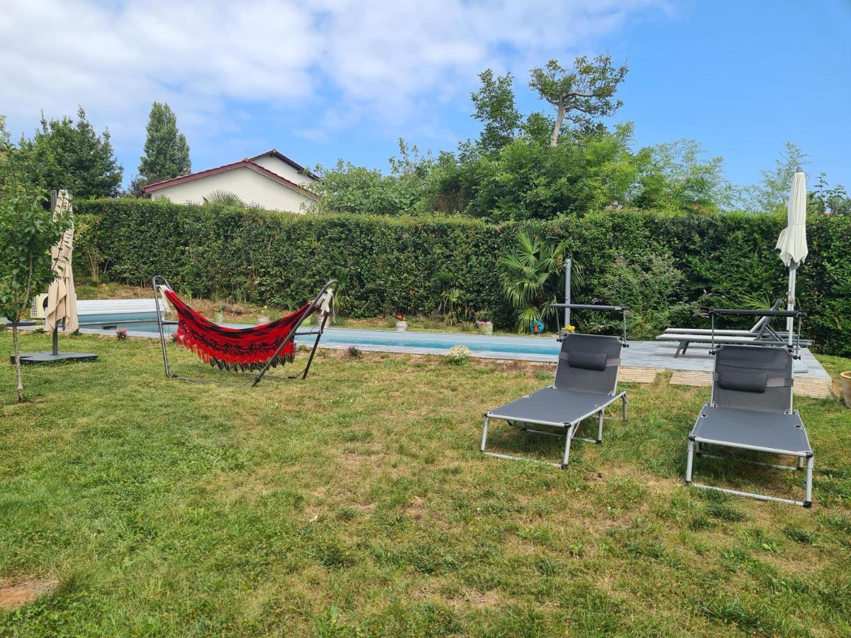 Appartement Avec Cuisine Et Grande Piscine Chauffee Hendaye Exterior photo