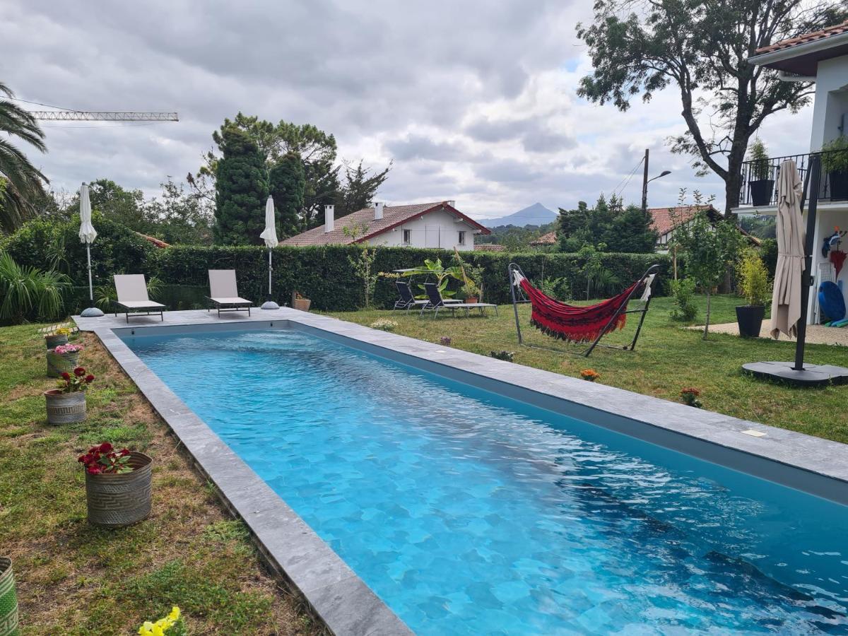 Appartement Avec Cuisine Et Grande Piscine Chauffee Hendaye Exterior photo